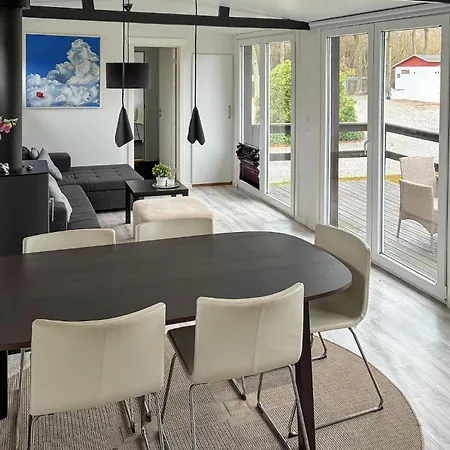 2 Bedroom Amazing In Holiday home